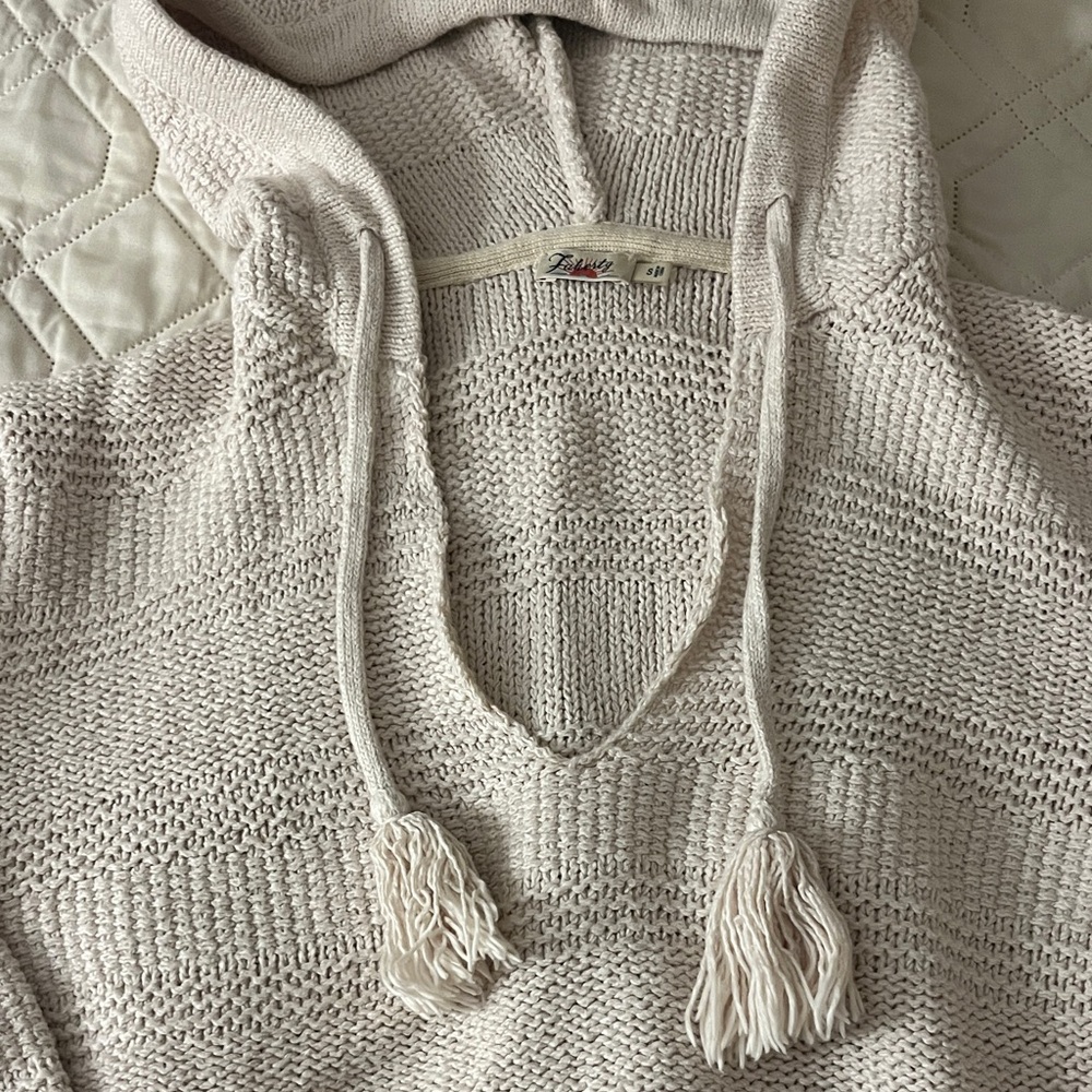 Faherty Cream Knit Hooded Sweater size small